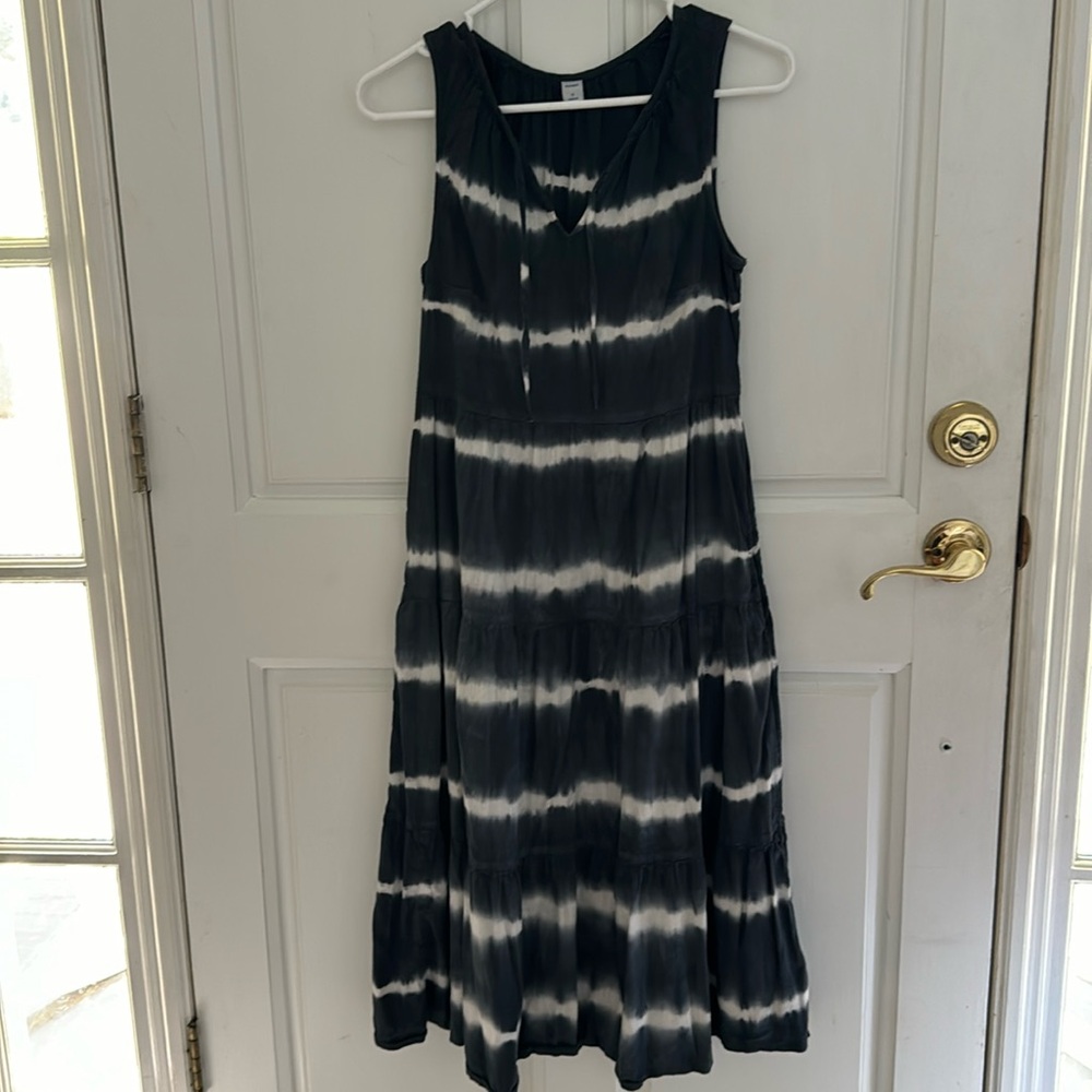Sleeveless navy tie dye dress